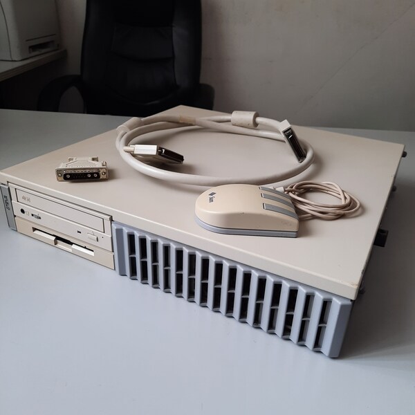 Vintage Sun Microsystems Sparcstation 5 .Model 544