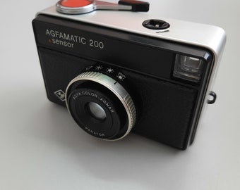 Fabricada na Alemanha, câmera de filme com cartucho Agfamatic 200 Sensor 126 Pose em condições muito limpas