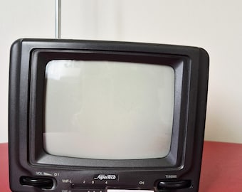 Vintage 17”hitachi TV - Etsy