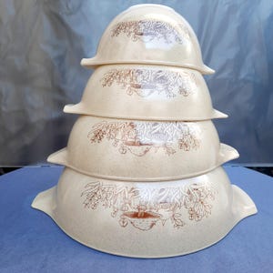 Vintage PYREX Forest Fancies Bowl