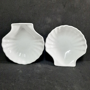 Vintage Set of Two Ceramic Seashell Plates. Dessert Plates. Appetizer Plates. White Ceramic Plates