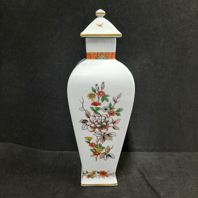 Vista Alegre Lidded Vase - Thumbnail 2