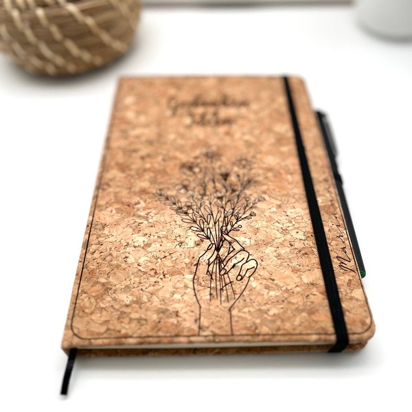 Notizbuch Kork A5 personalisiert. Tagebuch Holz mit Gravur. Notizbuch Blumen. Journal mit Namen nachhaltig. Persönliches Geschenk Frau