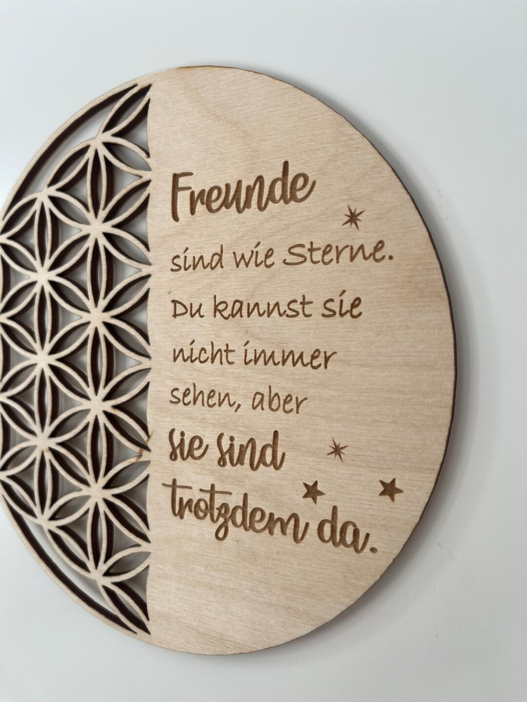 Geschenk Freunde mit Spruch aus Holz. Lebensblume Freundschaft