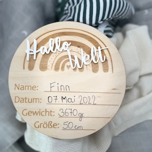 Hallo Welt Schild Regenbogen zum selber ausfüllen. Geburtstafel Holz ausfüllbar. Geburtsschild Holz Regenbogen. Neugeborenen Fotorequisite