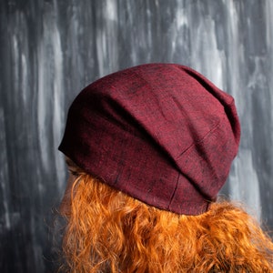 Unisex hat with elastic bands. Made from natural Stonewashed linen which meets OEKO-TEX standard.