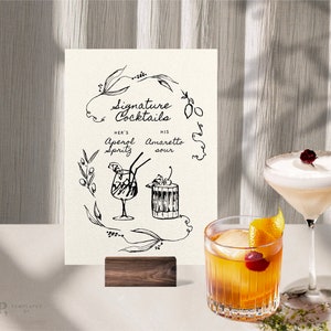SIGNATURE DRINKS SCHILD Vorlage | Benutzerdefinierte Cocktails | Hand gezeichnetes und handgeschriebenes gekritzeltes illustriertes wunderliches Hochzeitsmenü | Italienisch | 0036