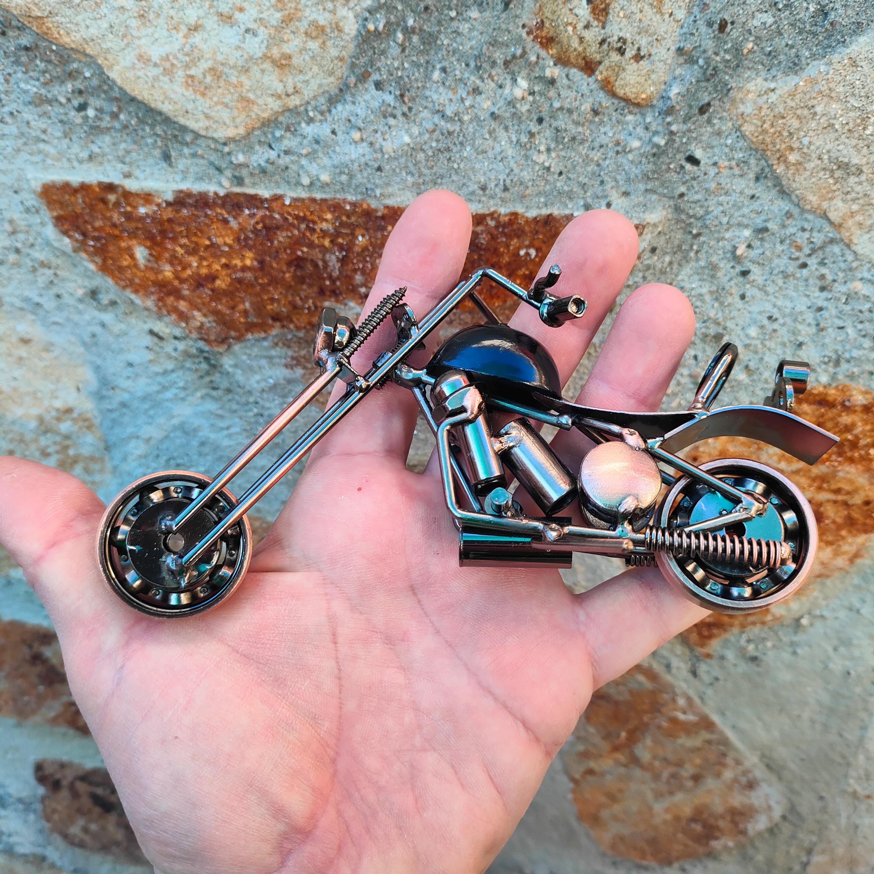 nuts art works 画集 m&m custom performance Skull Metal Sculpture Nuts and Bolts Nails Hand Welded OAK