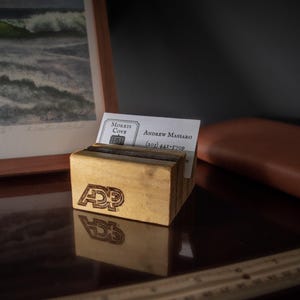 Regalo personalizzato per insegnanti / Porta biglietti da visita in legno personalizzato / Logo personalizzato / Organizer da scrivania
