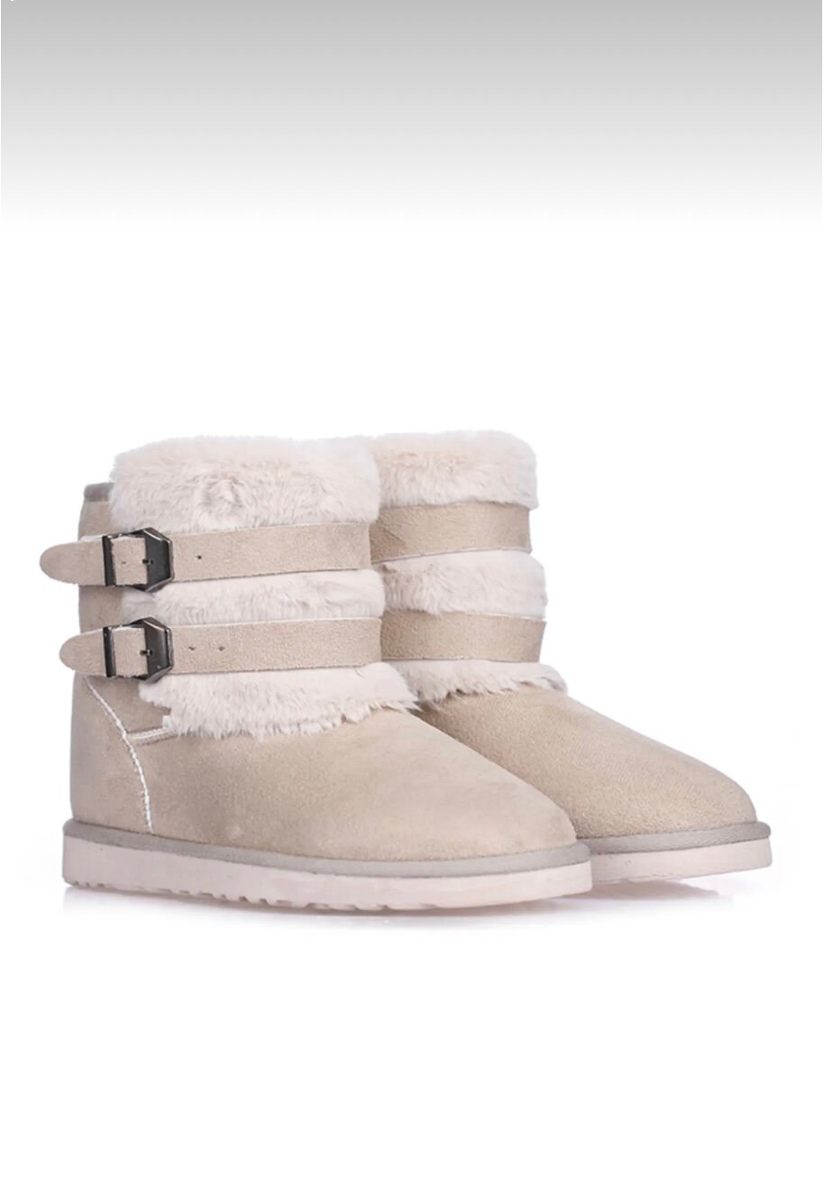 Ugg boots with deals fur on the outside