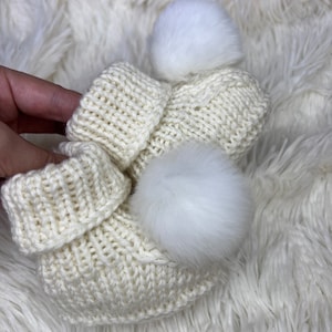 Pure merino wool baby booties Knitted baby booties White Knitted baby slippers Knit baby booties  Knitted Baby shoes Pom pom booties