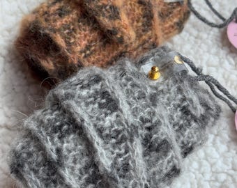 Handknit Sophie scarf, Small neck scarf, Merino wool scarf, Knitted neck scarf, Handmade gift, Small Neckerchief, Merino wool scarf