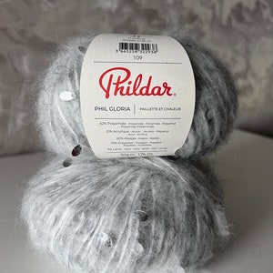 Shiny yarn in gray color