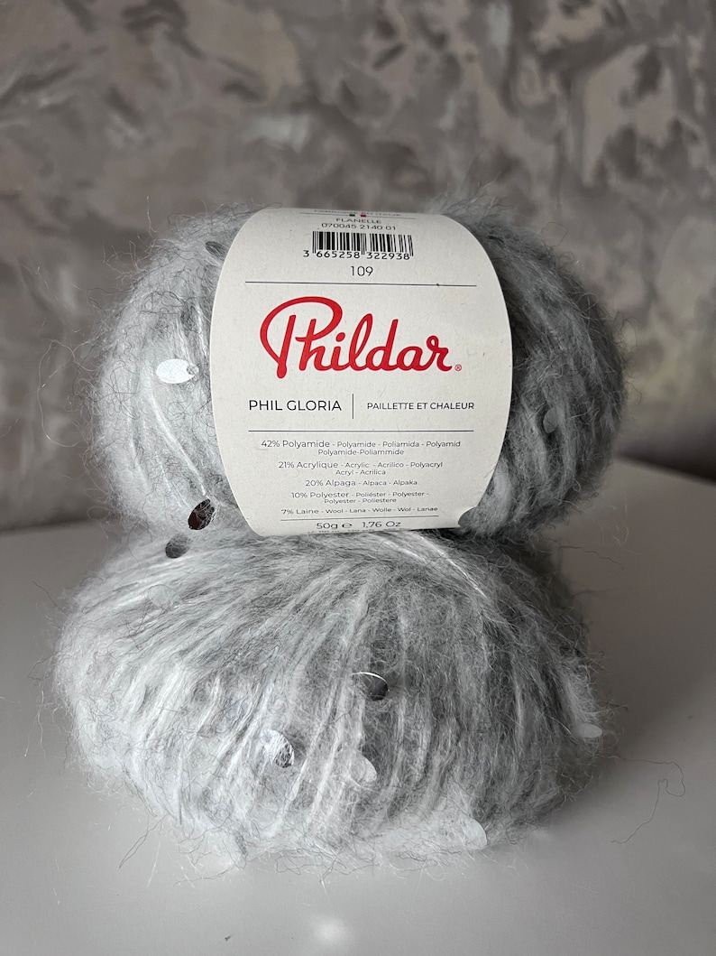 Shiny yarn in gray color