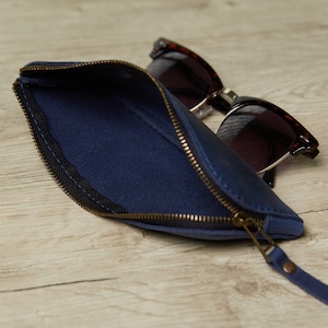 Sleek Leather Glasses Case – Zipper Closure Sunglasses Holder, Handmade Eyewear Travel Pouch image 8