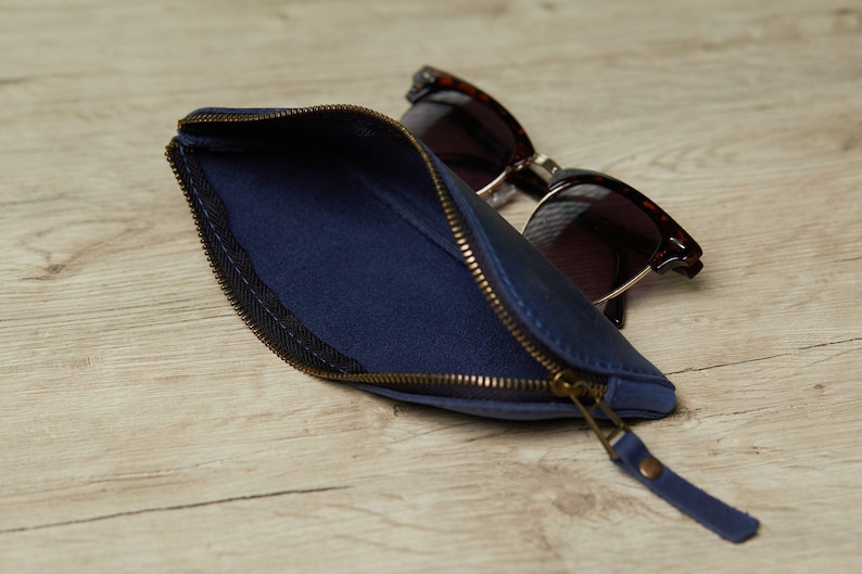 Sleek Leather Glasses Case – Zipper Closure Sunglasses Holder, Handmade Eyewear Travel Pouch image 8