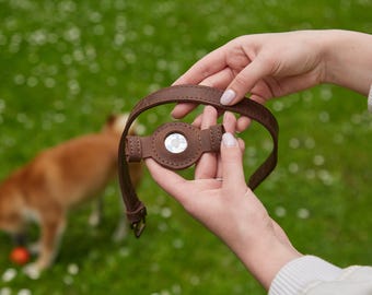 Personalized Leather Dog Collar: Built-In AirTag Holder, Full-Grain Leather, Adjustable Fit
