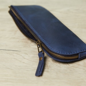 Gepersonaliseerde leren zonnebrilhoes | Leren brillenetui met ritssluiting | Speciale jubileumcadeaus | Minimalistische brillenkoker