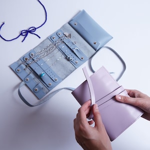 Custom jewelry pouch for Mom | Personalized jewelry leather case for Her | Jewelry organizer for travel | Gift for Daughter