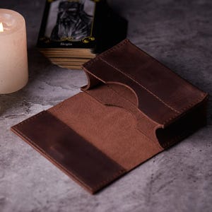 Gepersonaliseerde LEDEREN tarottas, tarotkaarthouder, tarotdekdoos waarzeggerij, gepersonaliseerd cadeau, spiritueel cadeau, cadeau voor haar