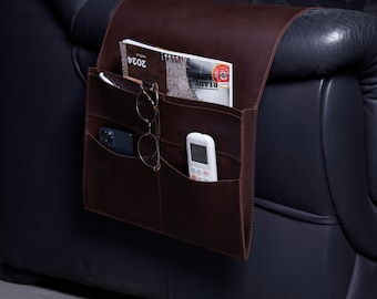 Braun Ledersofa Armlehne Organizer | Personalisierte Sofa Armlehnenmatte mit Taschen für Telefon, Bücher, Fernbedienungen Jubiläumsgeschenk