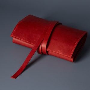 Organizer per gioielli in pelle rossa per viaggiare / Elegante portagioielli - il miglior regalo per la damigella d'onore per lei / Rotolo per gioielli in pelle / Regalo per la festa della mamma
