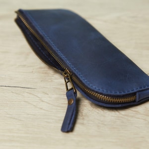 Sleek Leather Glasses Case – Zipper Closure Sunglasses Holder, Handmade Eyewear Travel Pouch Blue