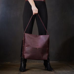 Sac à dos convertible en cuir véritable pour MacBook Air, Pro 13-16 pouces | Sac fourre-tout personnalisé pour maman | Sac à dos de ville personnalisé 2en1