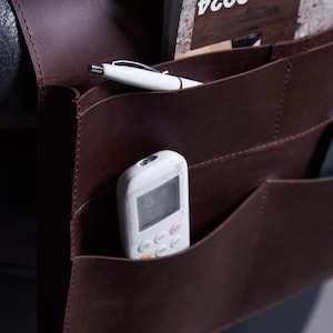 Organizador de reposabrazos para sofá: organizador de cuero (teléfono, control remoto, libros)