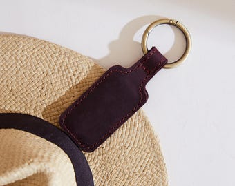 Vintage hat clip for travel trip | Keychain accessory for hat carry | Leather magnetic cowboy hat clip for Mom | Gifts for daily matching