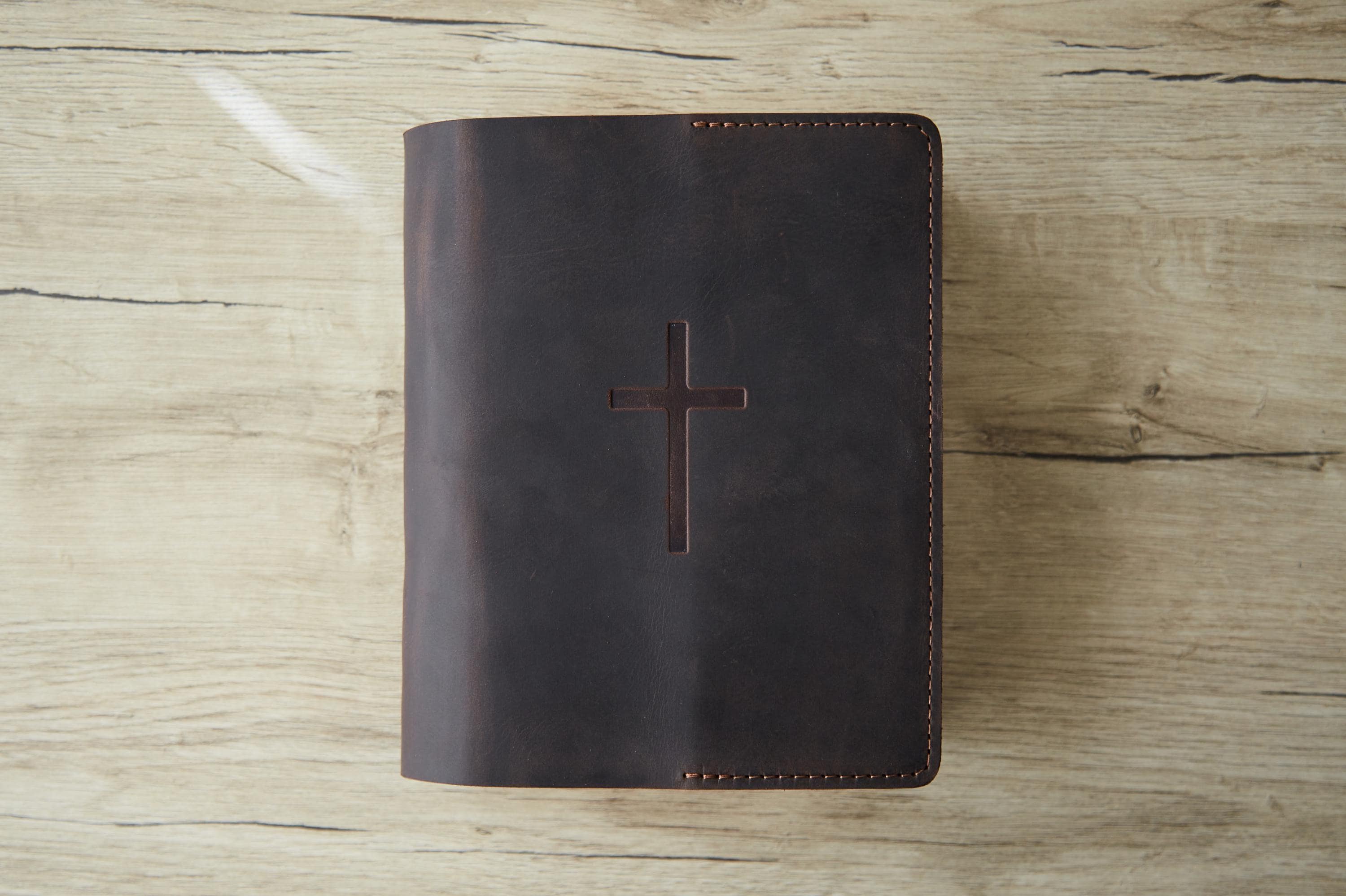 Bengbobar Cross Bible Cover for Women Men Faith Hope and Love PU Leather Bible Case Bible Carrying Case Bible Covers for Men Bible Protective with Handle and Organizer 8x11 Extra Large
