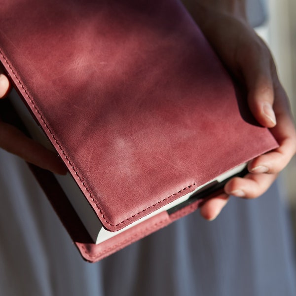 Couverture de livre en cuir, couverture de bible en cuir, couverture de livre en cuir faite main, couverture de livre personnalisée, couverture de livre, couverture de livre en cuir personnalisée, cahier