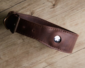 Personalized brown leather dog collar with AirTag holder | Custom dog collar with monogram | Brown dog collar with AirTag | Gifts for Pet