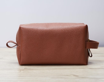 Custom Brown Leather Wash Bag: Monogram Travel Grooming Case, Men’s Shaving Organizer, S/M/L