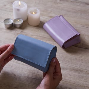 女性用スタイリッシュな本革タロットケース | パーソナライズ可能なブルーレザータロットカードケース | タロットデッキボックス | 女性用占いツール