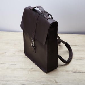 Mochila minimalista para portátil: Bolso gótico hecho a mano - Compatible con MacBook de 13 a 16 pulgadas - Correas ajustables
