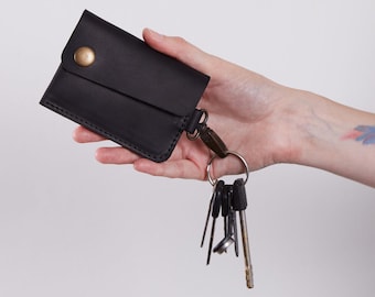 Crazy Horse Leather Card Holder: Slim Minimalist Wallet with Carabiner