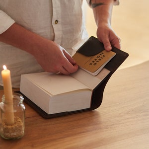 Custodia per Bibbia, custodia protettiva in pelle per Bibbia personalizzata, regalo religioso personalizzato, custodia per Bibbia Hamsa/da studio, custodia, monogramma inciso