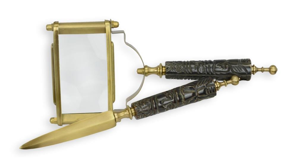 Une loupe et un coupe-papier réplique décoration design rétro