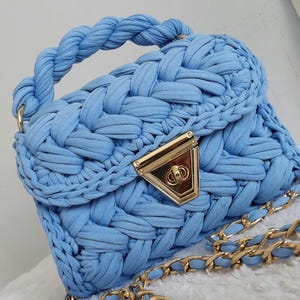 Bolso de crochet hecho a mano, bolso de hombro tejido en azul, bolso de mano de punto grueso, bolso bandolera bohemio, accesorios de moda para mujer, regalo para ella