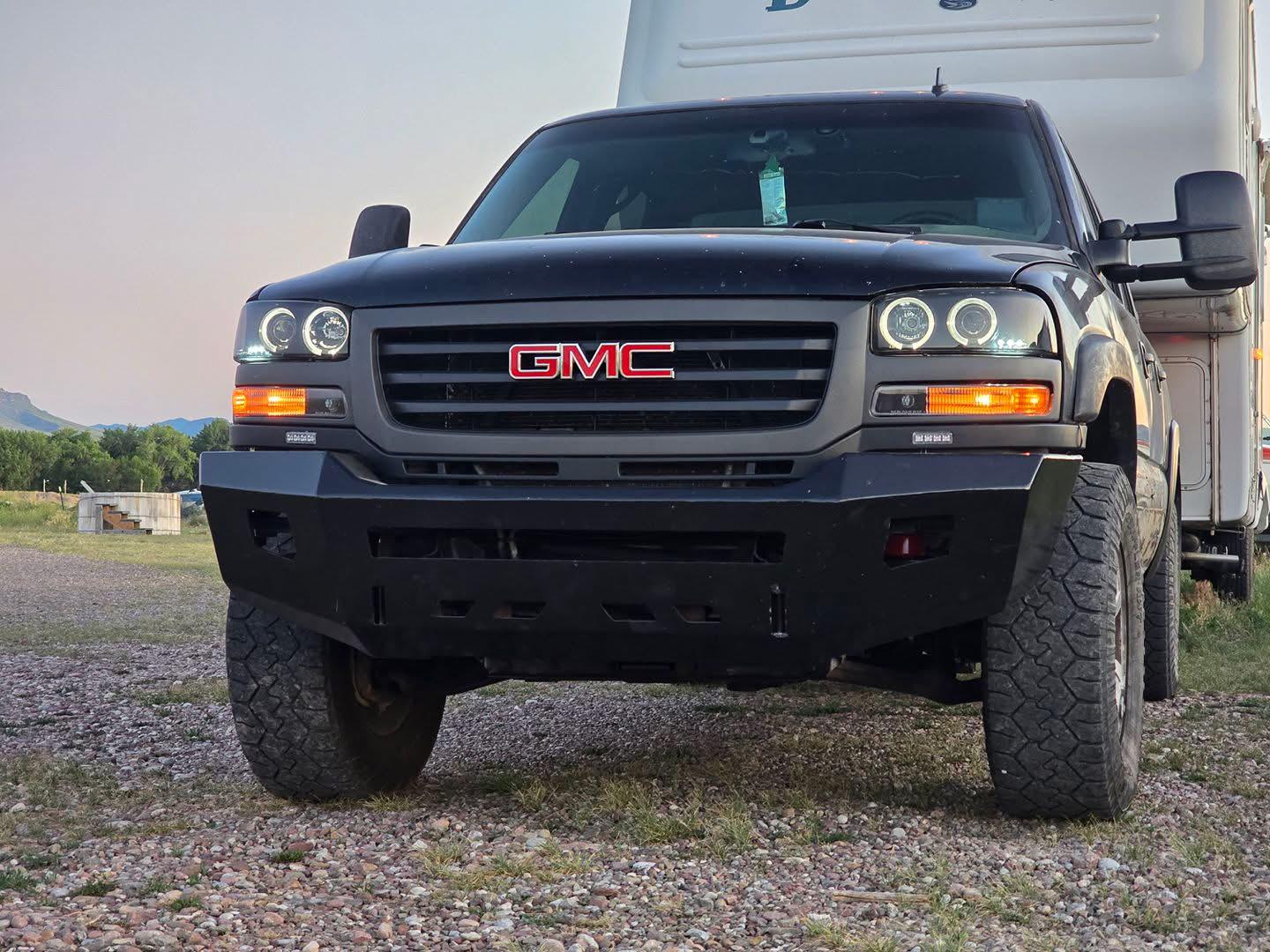 Chevrolet Cateye Grille Emblem – Gold Bowtie – 2003-2005 Chevy Silverado 1500 – Black Background