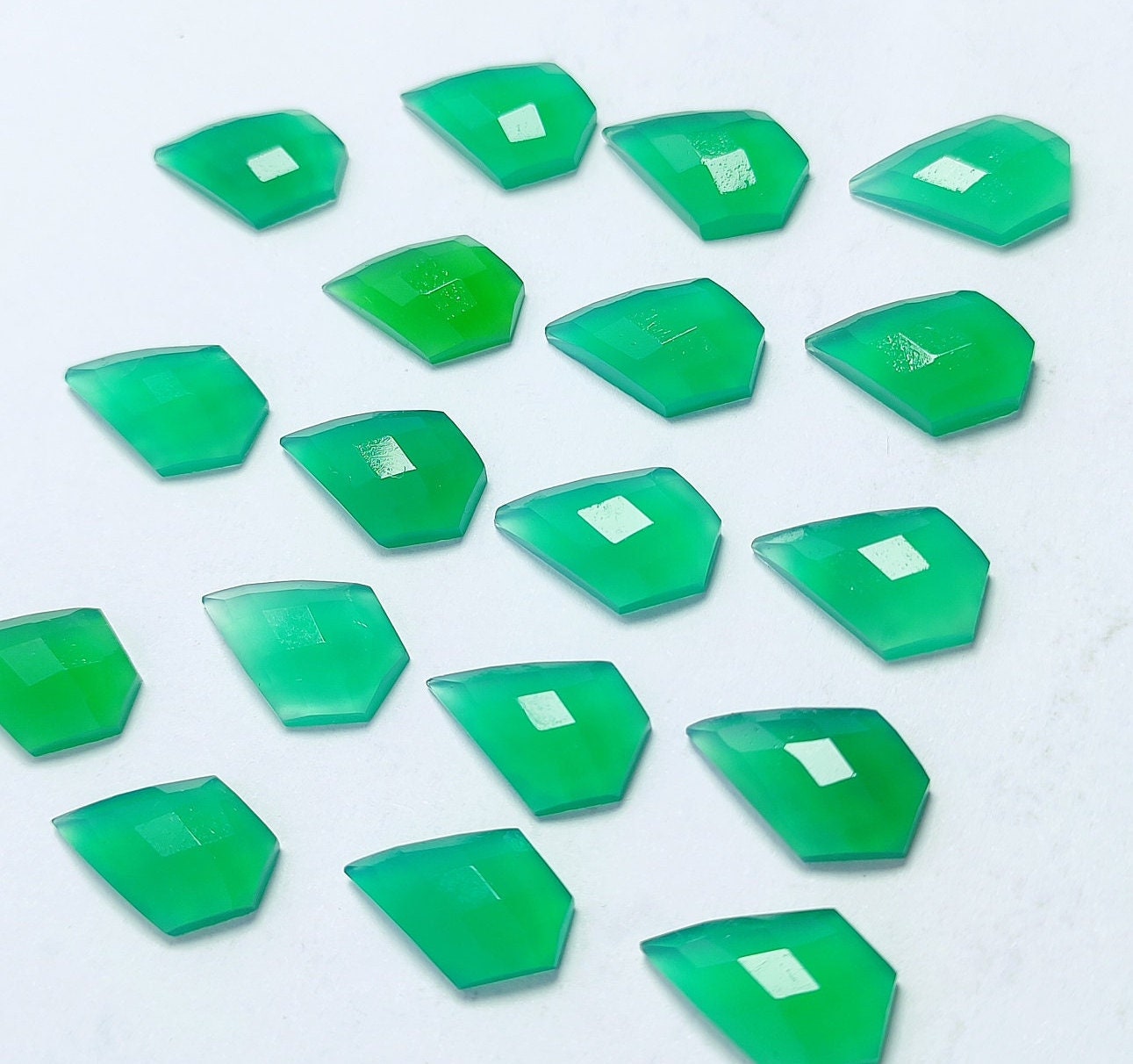 Green Onyx Kite Shape 14x10mm, Onyx Faceted Kite Shape