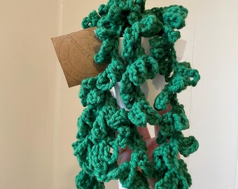 Crochet Hanging Plant: Fake Flowers in White 4" Pot