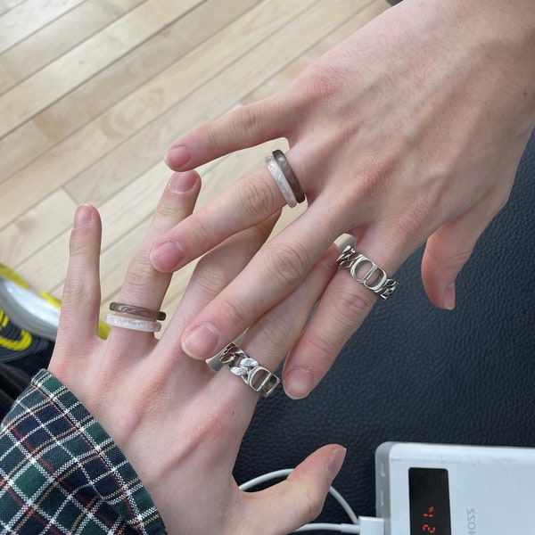 Hyunlix Acrylic 2pcs Transparent Multicolor Rings Ring Set Size 7 US