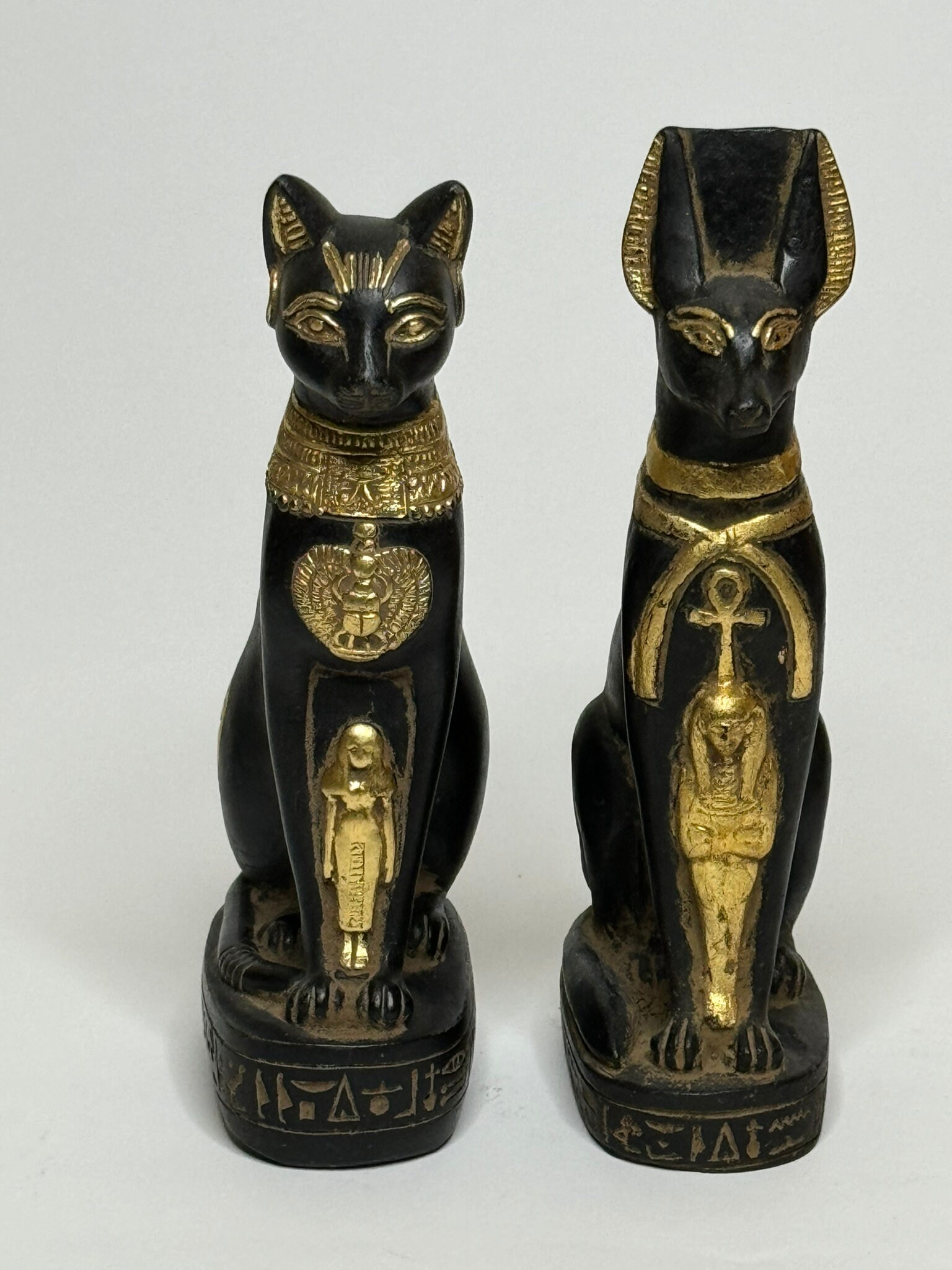 エジプト神像セット：バステト猫とアヌビス、玄武岩レプリカ
