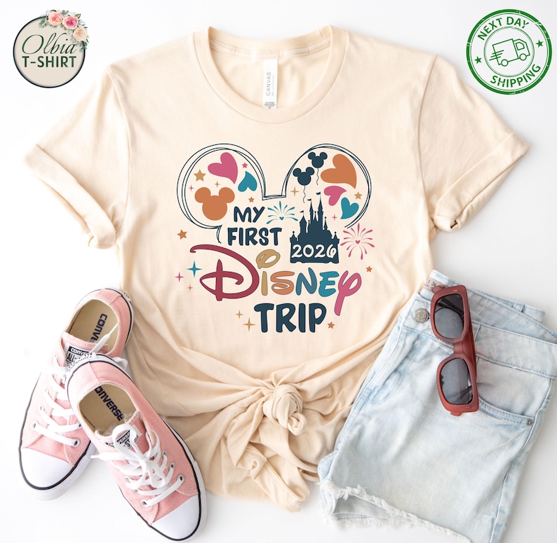 Camiseta "Mi primer viaje a Disney 2026", camiseta de vacaciones en Disneyland imagen 2