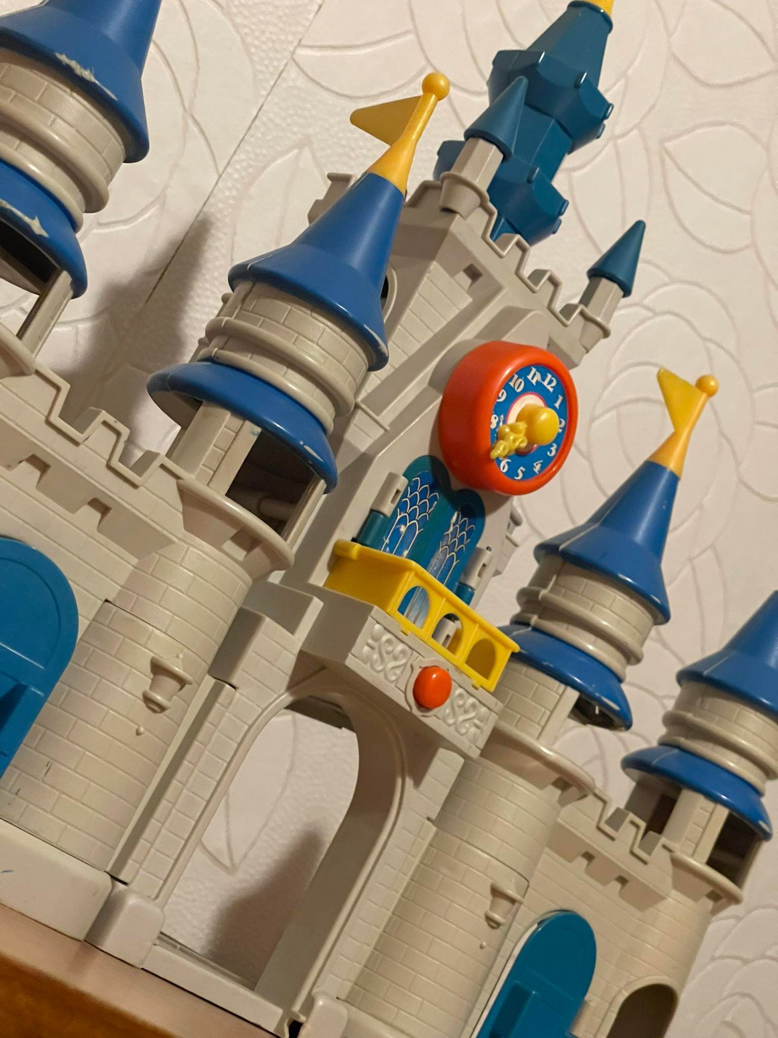 ディズニーファインアート BLUE CASTLE（ブルーキャッスル／ピノキオ） Huge Vintage Toy Castle 1987 - Etsy