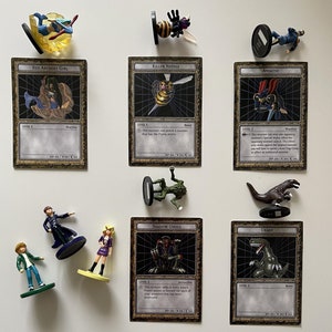 Yu-gi-oh Dungeon Dice Monsters Lot de 5 cartes + 8 figurines DDM Lot total de 13 articles