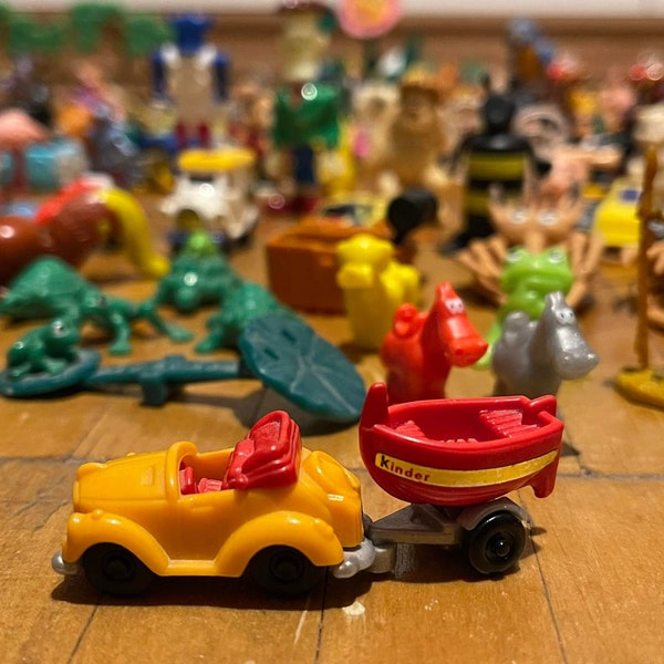 Enorme lotto vintage di 228 +20 pezzi di giocattoli Kinder Surprise da collezione