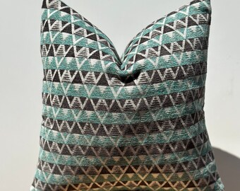 Mintgrüner geometrischer Kissenbezug, strukturiertes Boho-Kissen (18x18)
